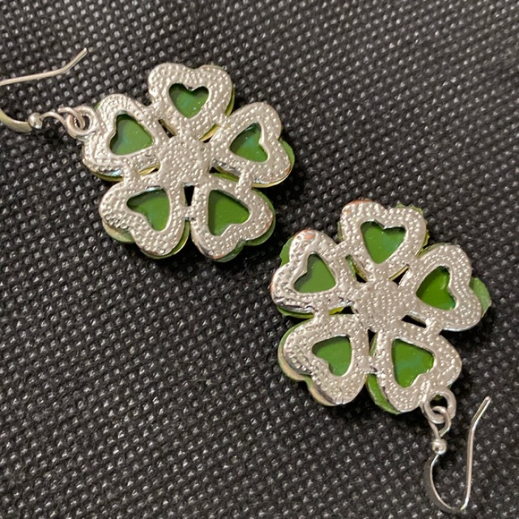 Vintage Large Shamrock Floral with center rhinestone dangling pierced earrings - Picture 4 of 5